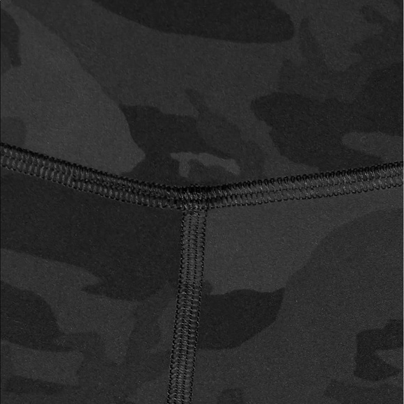 🚨SOLD🚨Lululemon align pant 28” Camo NWT - Picture 7 of 12